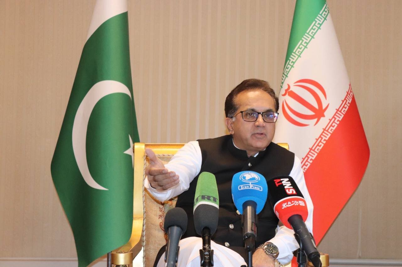 تہران میں تعینات پاکستانی سفیر کی پہلگام واقعے پر پریس کانفرنس، میڈیا کو ملک کے موقف سے آگاہ کیا