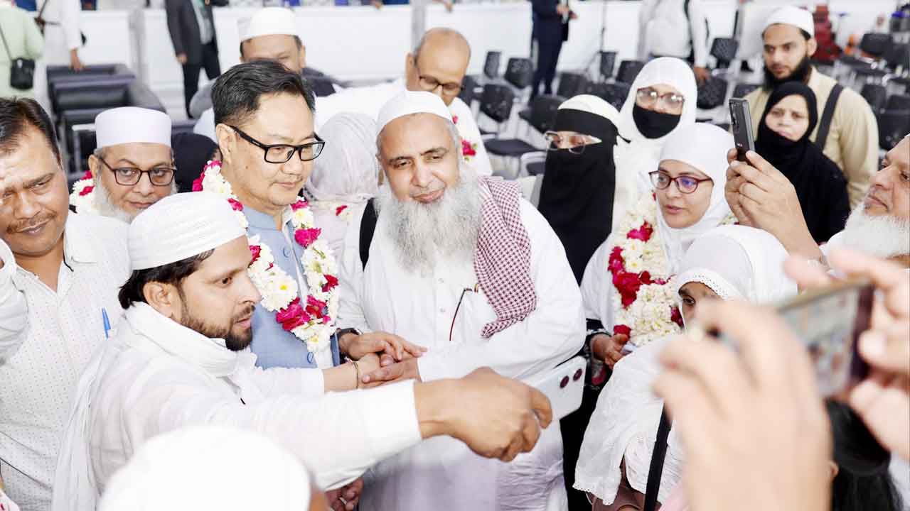 دہلی سے حج پروازوں کا آغاز، کرن رجیجو نے حجاج کرام کوکیا رخصت