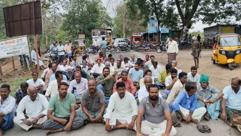 تلنگانہ: اناج کی خریداری کے مطالبہ پر کسانوں کا احتجاج