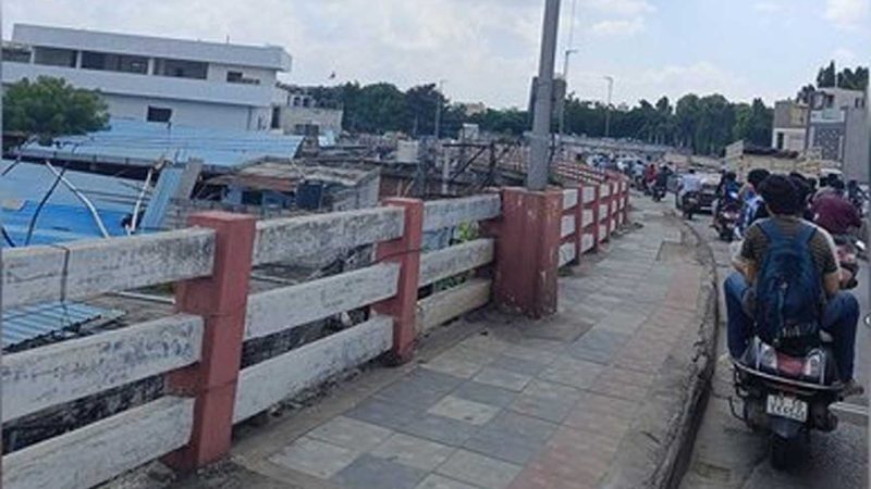 حیدرآباد کے صنعت نگر میں فتح نگر فلائی اوور کی سیڑھیاں گرنے کا واقعہ، دو افراد زخمی