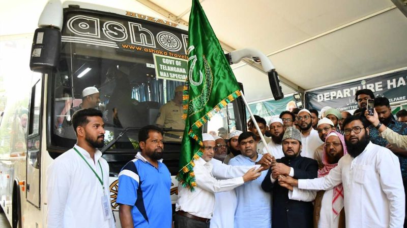 حیدرآباد سے حج 2025 کا تیسرا قافلہ پروقار انداز میں روانہ