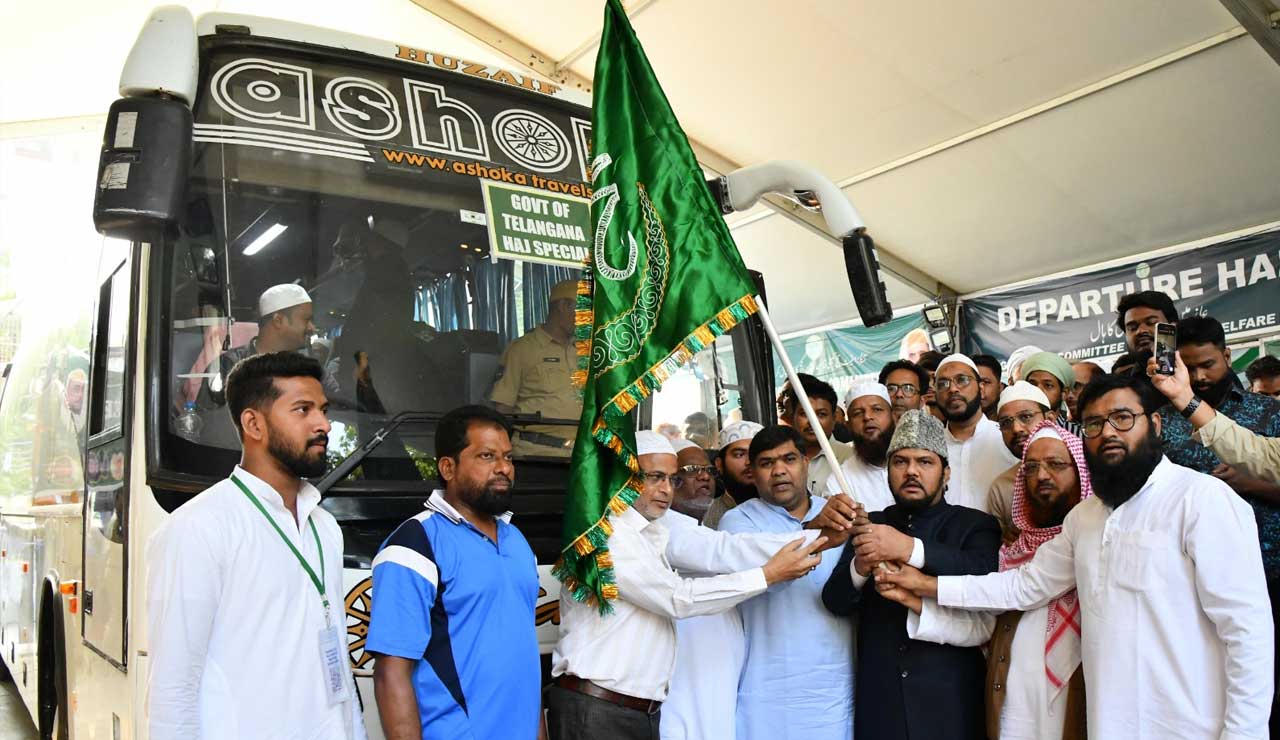 حیدرآباد سے حج 2025 کا تیسرا قافلہ پروقار انداز میں روانہ