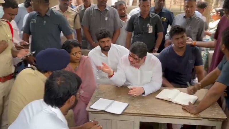 حیدرآباد واقعہ۔ شارٹ سرکٹ آگ لگنے کی وجہ:وزیرٹرانسپورٹ پونم پربھاکر