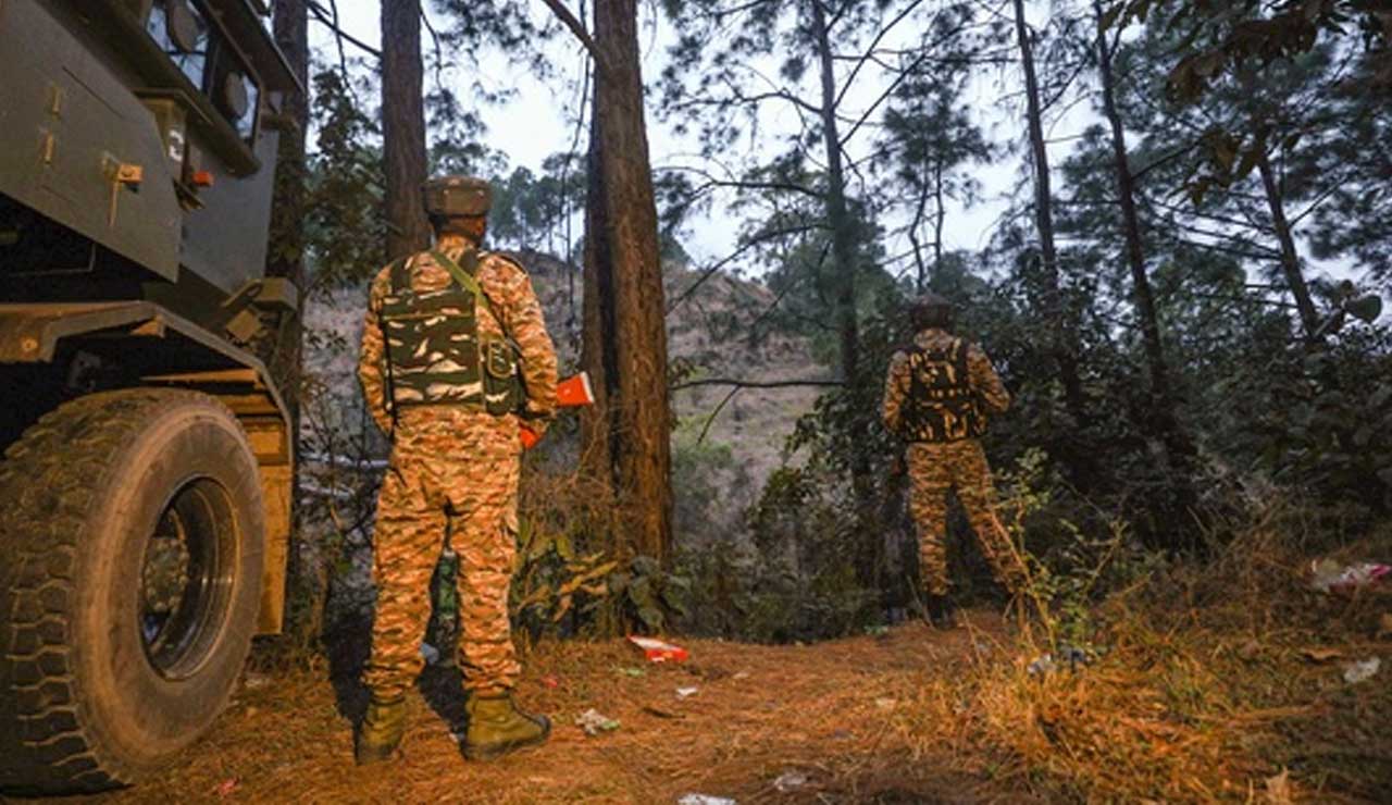 جموں وکشمیر: پاکستانی فوج کی مسلسل دسویں بار ایل او سی پر فائرنگ