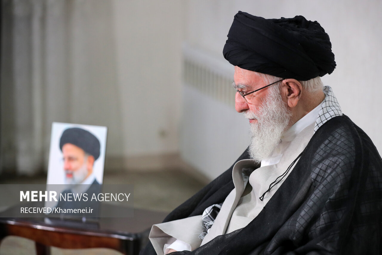 رہبر معظم کی موجودگی میں شہید رئیسی کی یاد میں تقریب شروع