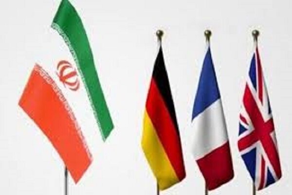 استنبول میں ایران اور یورپی ٹرائیکا کے درمیان مذاکرات