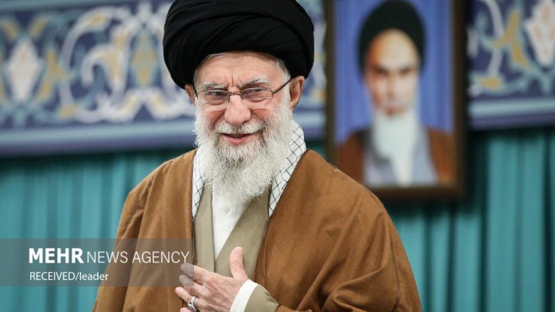 حج کے منتظمین اور زائرین بیت اللہ کی رہبر معظم سے ملاقات
