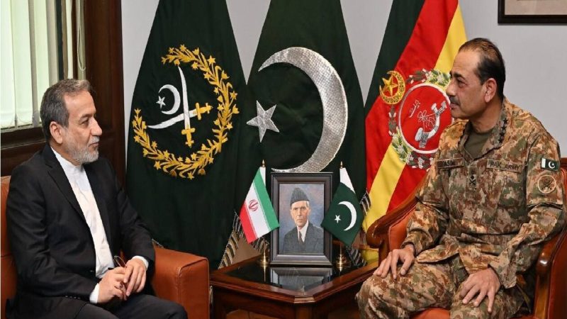 آرمی چیف سے ایرانی وزیر خارجہ کی ملاقات، اہم امور پر گفتگو