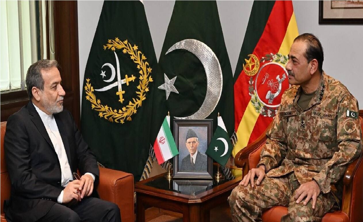 پاکستانی آرمی چیف سے ایرانی وزیر خارجہ کی ملاقات، اہم امور پر گفتگو