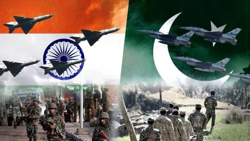 بھارت اور پاکستان کے درمیان کشیدگی جاری؛ بھارتی بحریہ کی جوابی کارروائی