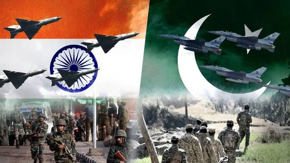 بھارت اور پاکستان کے درمیان کشیدگی جاری؛ بھارتی بحریہ کی جوابی کارروائی