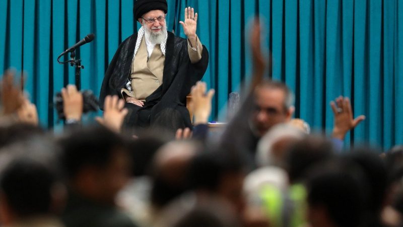 رہبر معظم انقلاب اسلامی سے ملک بھر کے بعض اساتذہ کی ملاقات