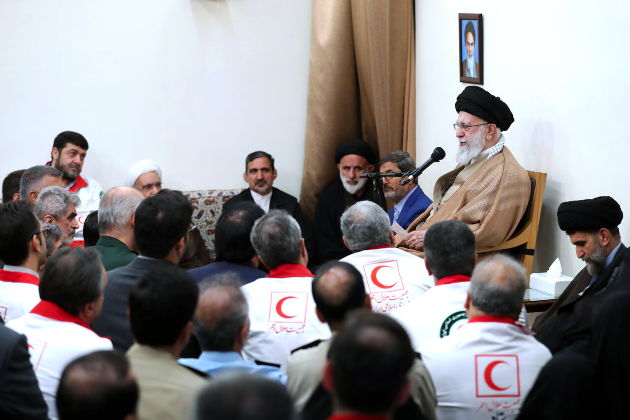 ہمارے امداد رساں انسانی صفات اور انسان دوستی کے مظہر ہیں، رہبر معظم انقلاب