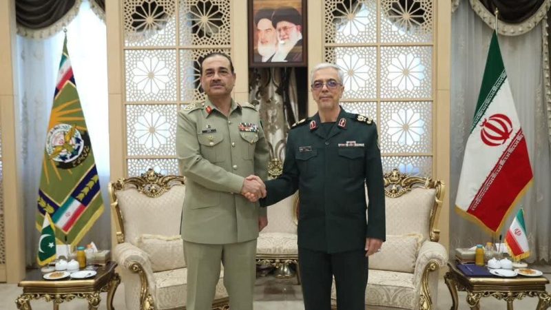 پاک ایران فوجی سربراہان کی ملاقات، سرحد پار دہشت گردی کے خاتمے کے لئے مشترکہ عزم کا اظہار