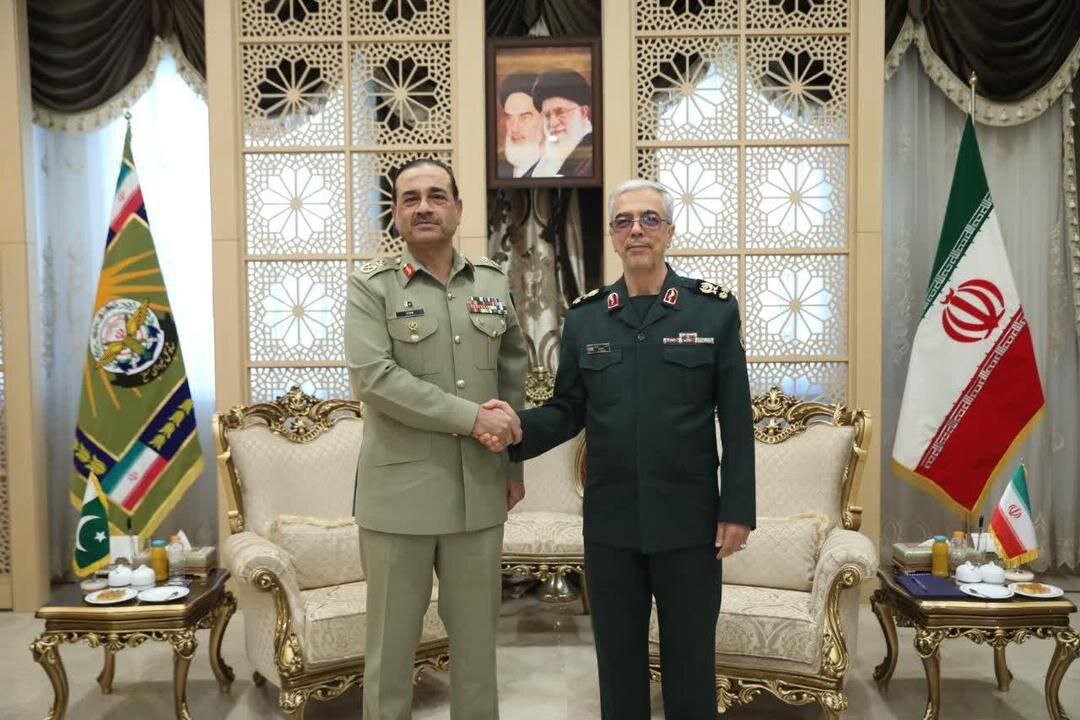 پاک ایران فوجی سربراہان کی ملاقات، سرحد پار دہشت گردی کے خاتمے کے لئے مشترکہ عزم کا اظہار