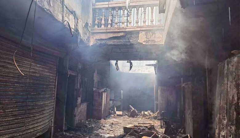 حیدرآباد آتشزدگی: ماں نے بچے کو بچانے کیلئے سینے سے لگایا، دونوں جل کر خاک ہوگئے (تفصیلی نیوز)
