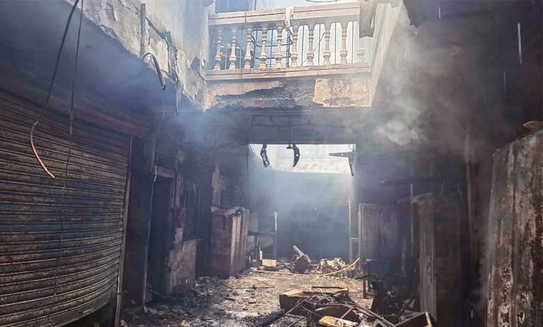 حیدرآباد آتشزدگی: ماں نے بچے کو بچانے کیلئے سینے سے لگایا، دونوں جل کر خاک ہوگئے (تفصیلی نیوز)