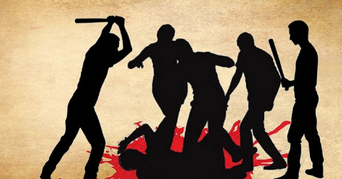 علی گڑھ: گائے کا گوشت لے جانے کے شبہ میں 4 مسلمانوں پر ہجوم کا وحشیانہ حملہ، کنٹینر کو آگ لگا دی گئی