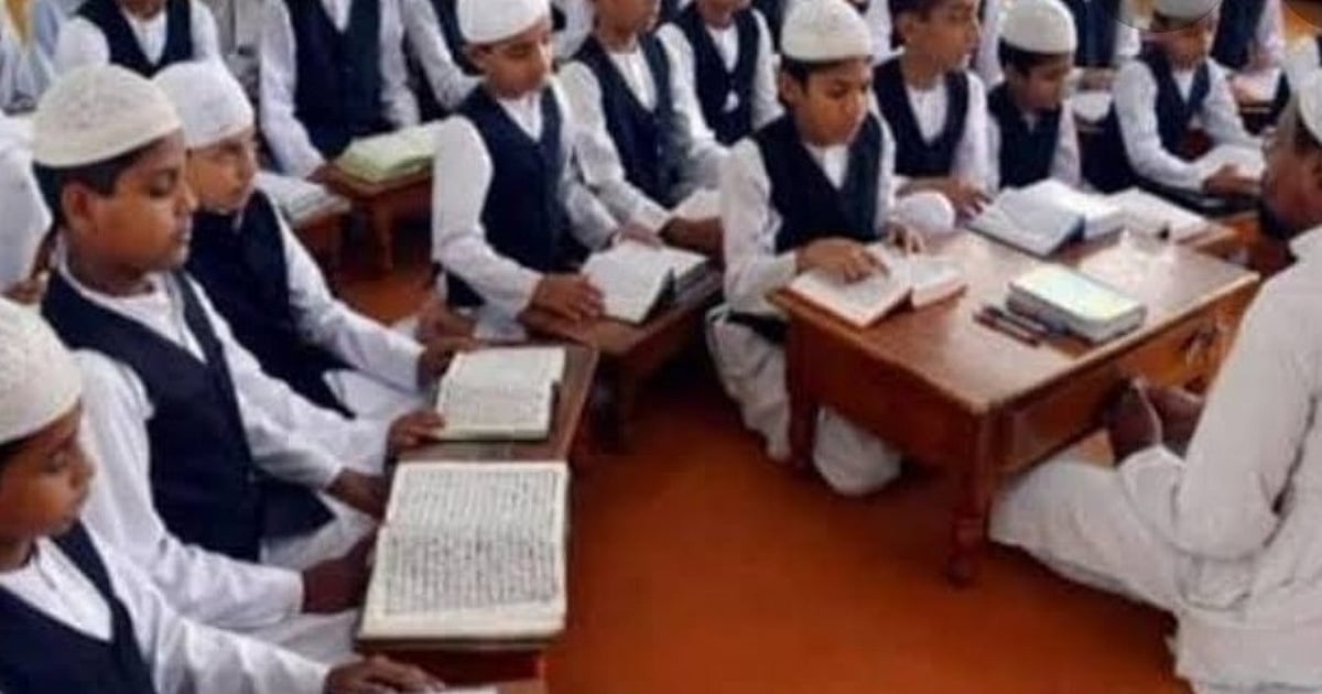 اتر پردیش کے مدارس میں اب ’یوپی بورڈ‘ کی طرح دی جائے گی تعلیم، بچے پڑھیں گے ریاضی اور سائنس