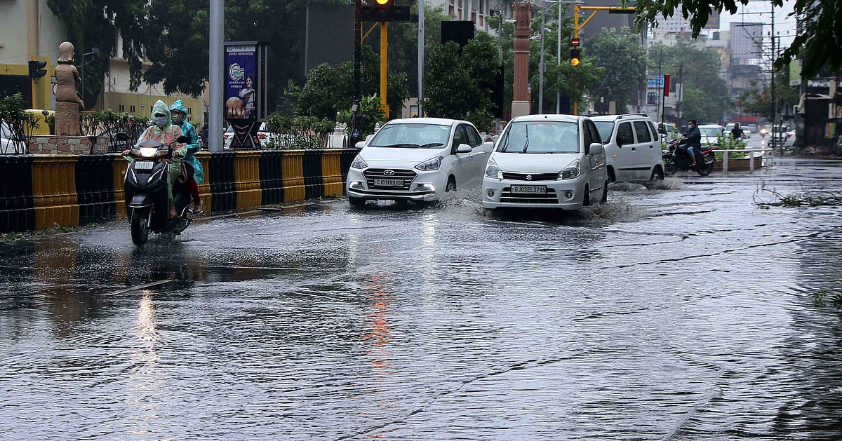 گجرات میں بارش نے کیا بے حال، 14 افراد جاں بحق، 26 مویشیوں کی بھی موت، 72 گھنٹے کا الرٹ جاری