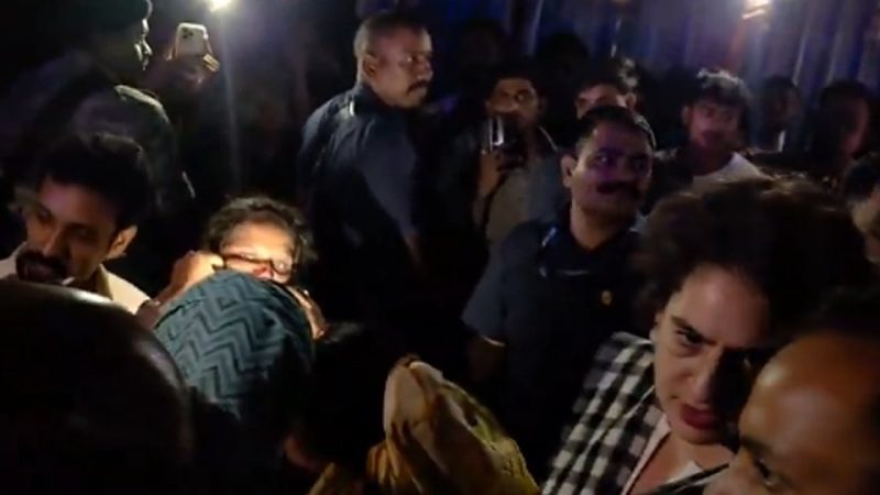 کوزیکوڈ: پرینکا گاندھی نے سڑک حادثہ میں زخمی لوگوں کو دیکھ کر قافلہ رکوایا، ابتدائی علاج کے بعد اسپتال پہنچوایا