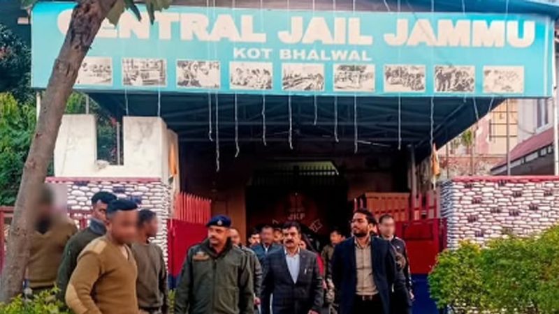 جموں و کشمیر کی جیلوں پر دہشت گردانہ حملے کا خطرہ، سیکوریٹی الرٹ، پونچھ میں ٹفن بم برآمد