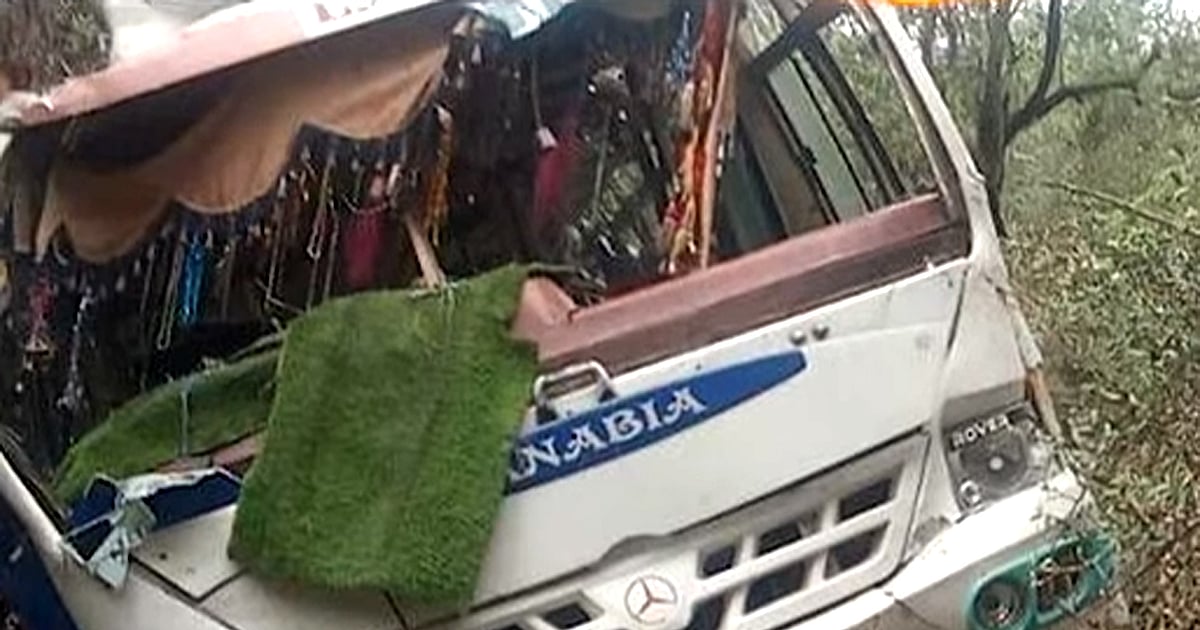 جموں کشمیر کے پونچھ میں مسافر بس کھائی میں گری، 2 کی موت، 20 زخمی