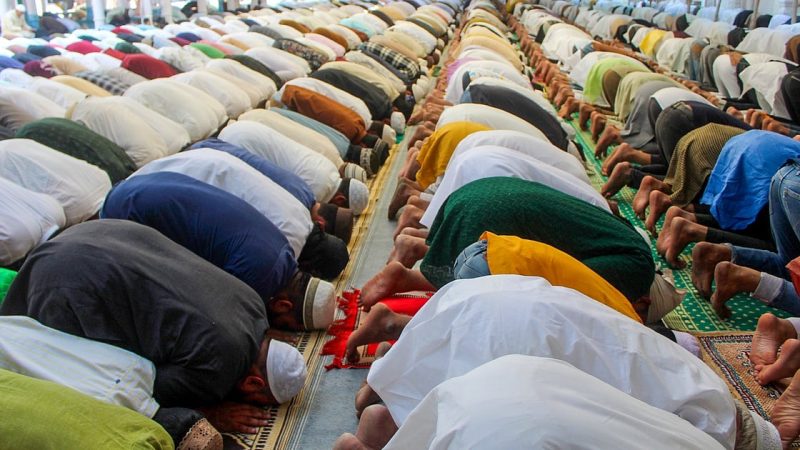 دیوبندی عالم قاری اسحاق نے پاکستان کو لتاڑا، کہا- ’ہندوستانی مسلمان ملک کی حفاظت کے لیے تیار ہیں‘