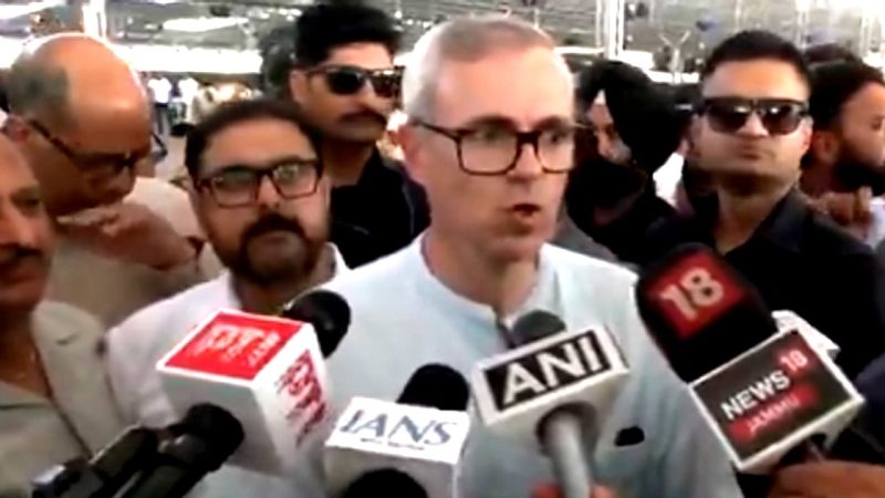 پاکستان اپنی بندوقیں خاموش کرے، ورنہ سب سے زیادہ نقصان اسی کو ہوگا، عمر عبداللہ کا انتباہ