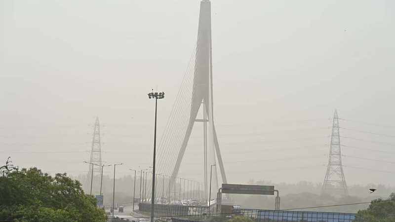 دہلی-این سی آر میں ہوا کی حالت خراب، منڈکا میں اے کیو آئی 400 سے متجاوز، نوئیڈا کی صورتحال بھی تشویشناک