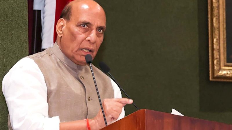 'آپریشن سندور' دہشت گردی کے ماتھے پر کھینچی گئی سرخ لکیر ہے، بھُج ایئربیس سے راجناتھ سنگھ کا خطاب