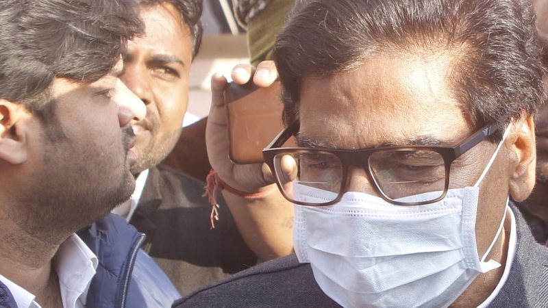 ونگ کمانڈر ویومیکا سنگھ پر متنازع بیان کے بعد توڑ پھوڑ